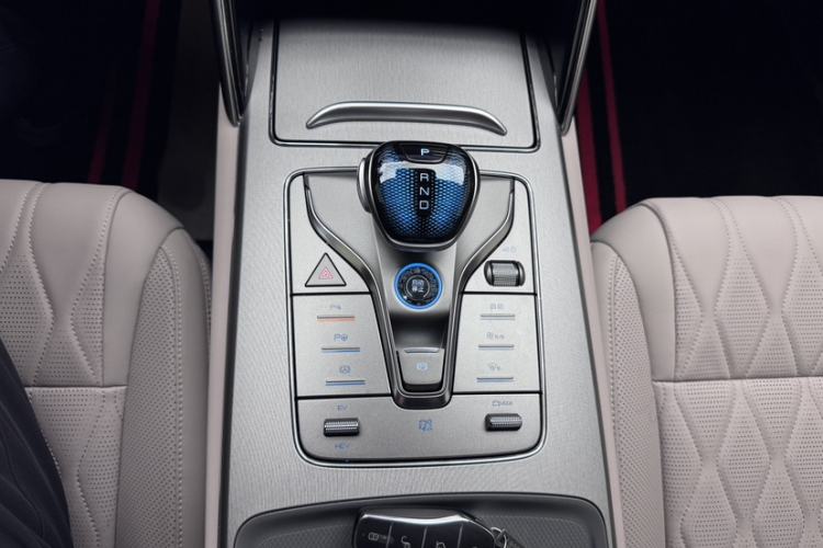 Used BYD Tang New Energy 2025 Intelligent Driving Version DM-i 115KM Prestige Edition Gear Lever