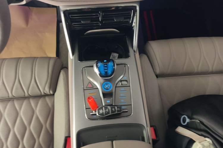 Used BYD Tang New Energy 2025 Intelligent Driving Version DM-i 115KM Flagship Edition Gear Lever