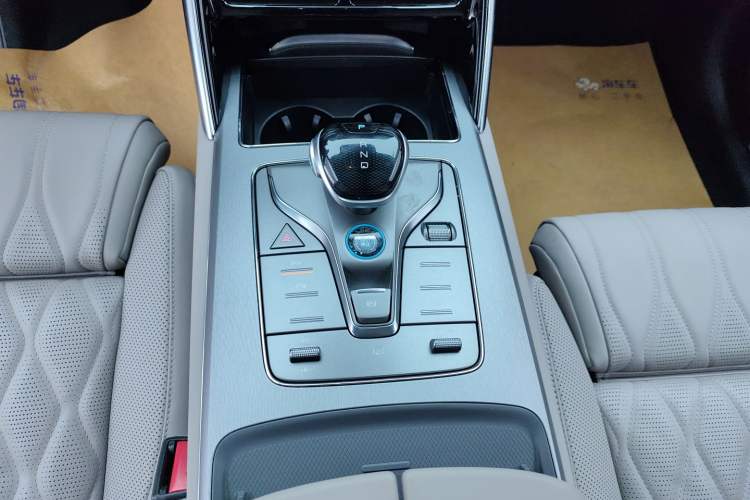 Used BYD Tang New Energy 2025 Intelligent Driving Version DM-i 115KM Flagship Edition Gear Lever