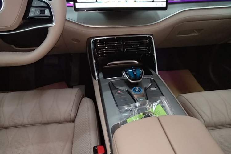 Used BYD Tang New Energy 2025 Intelligent Driving Version DM-i 115KM Flagship Edition Gear Lever