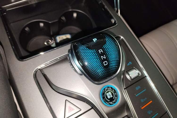 Used BYD Tang New Energy 2025 Intelligent Driving Version DM-i 115KM Flagship Edition Gear Lever