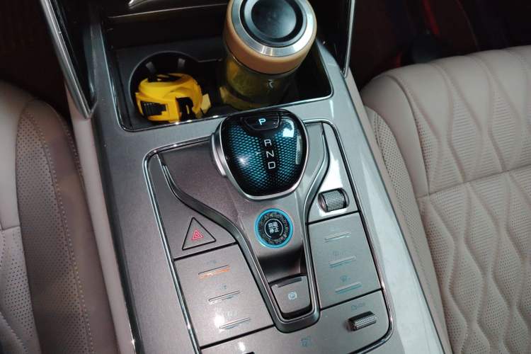 Used BYD Tang New Energy 2025 Intelligent Driving Version DM-i 115KM Prestige Edition Gear Lever