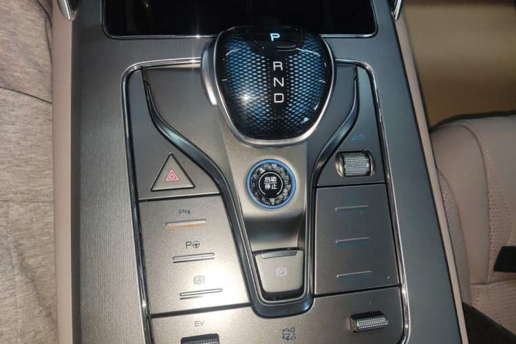 Used BYD Tang New Energy 2025 Intelligent Driving Version DM-i 115KM Prestige Edition Gear Lever