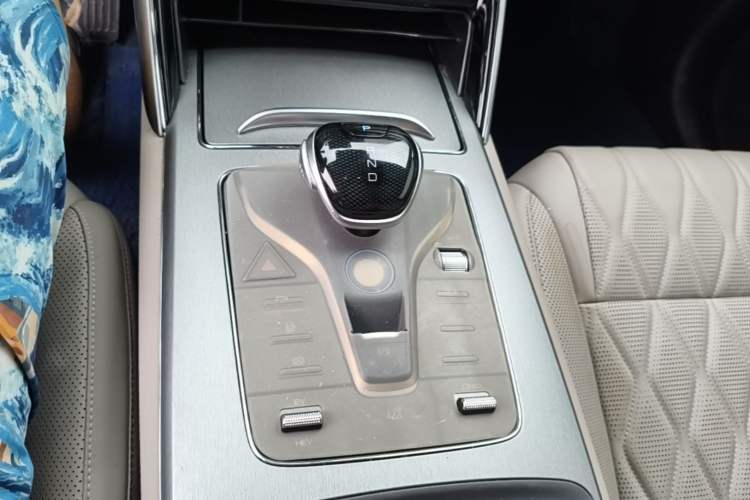 Used BYD Tang New Energy 2025 DM-i 115KM Prestige Model Gear Lever