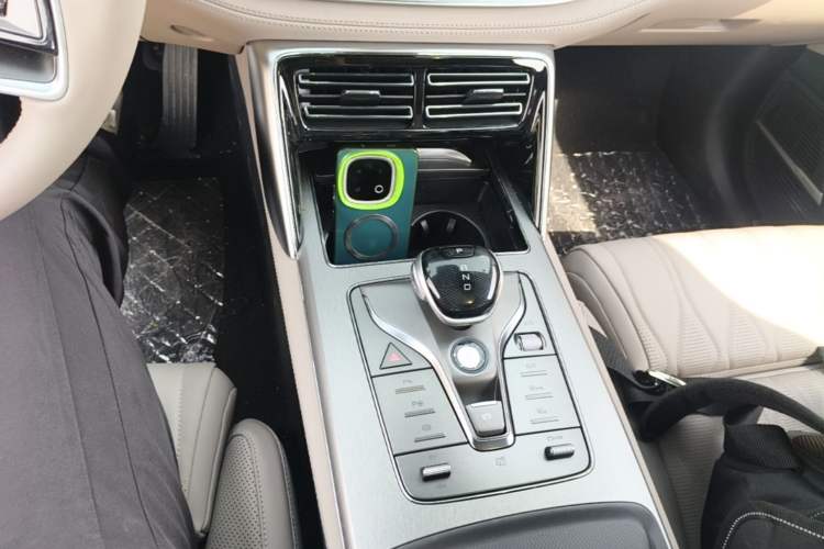 Used BYD Tang New Energy 2025 Intelligent Driving Version DM-i 115KM Flagship Edition Gear Lever