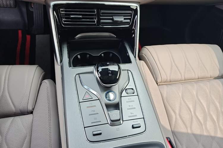 Used BYD Tang New Energy 2025 Intelligent Driving Version DM-i 115KM Flagship Edition Gear Lever