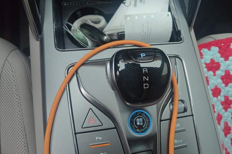 Used BYD Tang New Energy 2025 Intelligent Driving Version DM-i 115KM Prestige Edition Gear Lever