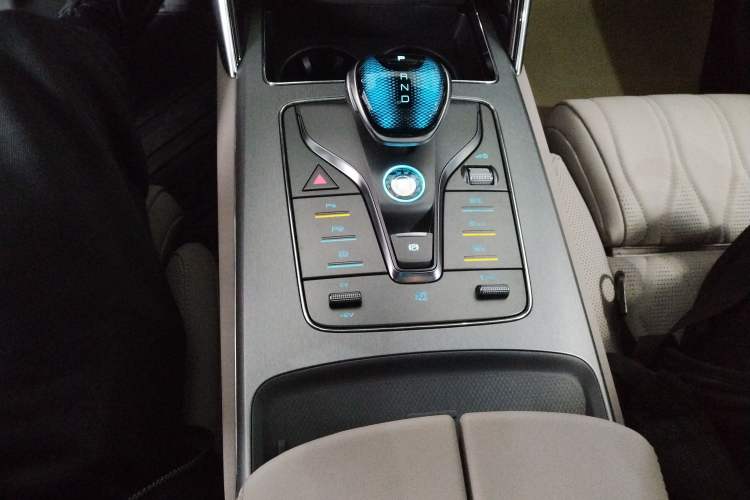 Used BYD Tang New Energy 2025 Intelligent Driving Version DM-i 115KM Flagship Edition Gear Lever