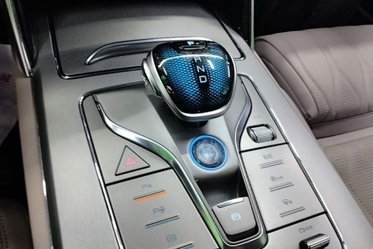 Used BYD Tang New Energy 2025 Intelligent Driving Version DM-i 115KM Flagship Edition Gear Lever