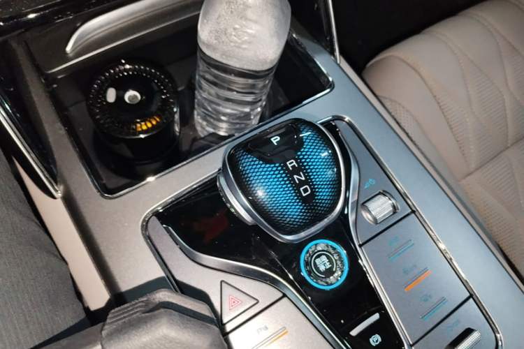 Used BYD Tang New Energy 2025 DM-i 115KM Prestige Model Gear Lever