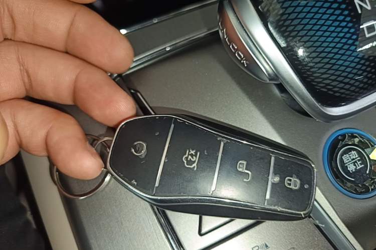 Used BYD Tang New Energy 2025 Intelligent Driving Version DM-i 115KM Flagship Edition Interior 1
