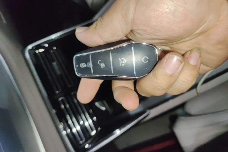 Used BYD Tang New Energy 2025 Intelligent Driving Version DM-i 115KM Flagship Edition Interior 1
