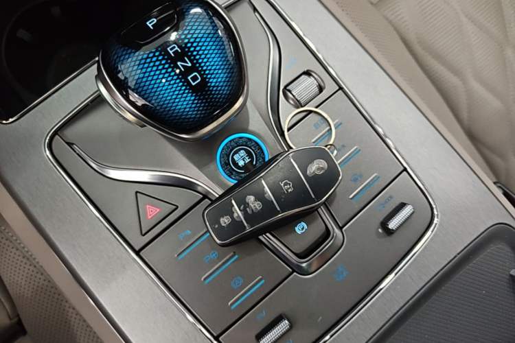 Used BYD Tang New Energy 2025 Intelligent Driving Version DM-i 115KM Flagship Edition Interior 1