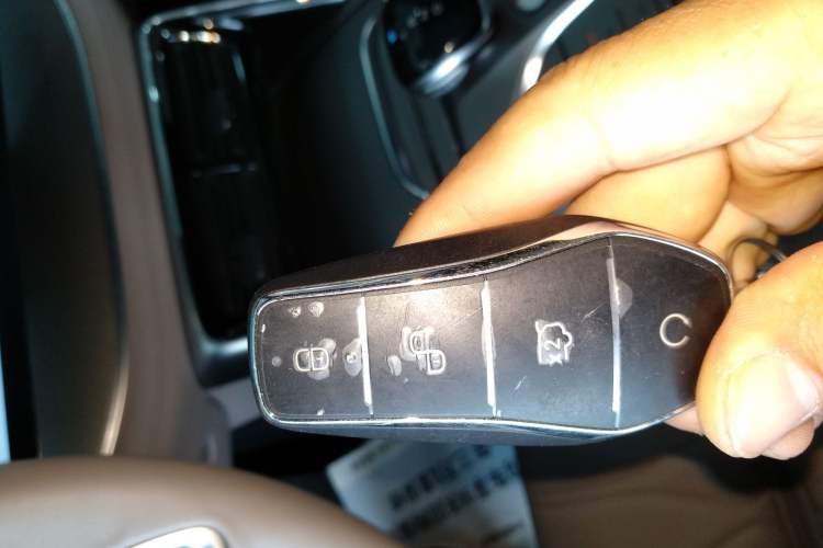 Used BYD Tang New Energy 2025 Intelligent Driving Version DM-i 115KM Flagship Edition Interior 1