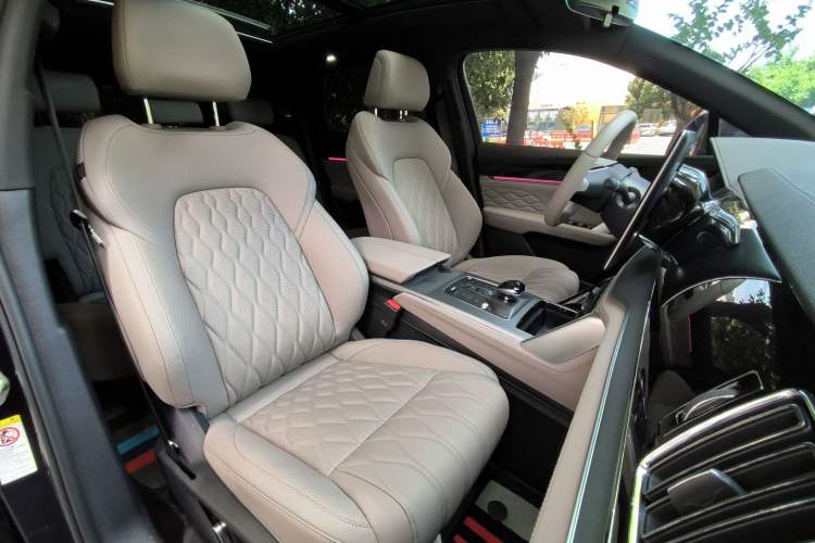Used BYD Tang New Energy 2025 Intelligent Driving Version DM-i 115KM Prestige Edition Interior 2