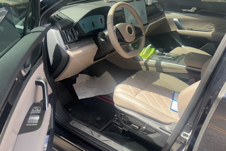 Used BYD Tang New Energy 2025 Intelligent Driving Version DM-i 115KM Prestige Edition Interior 4