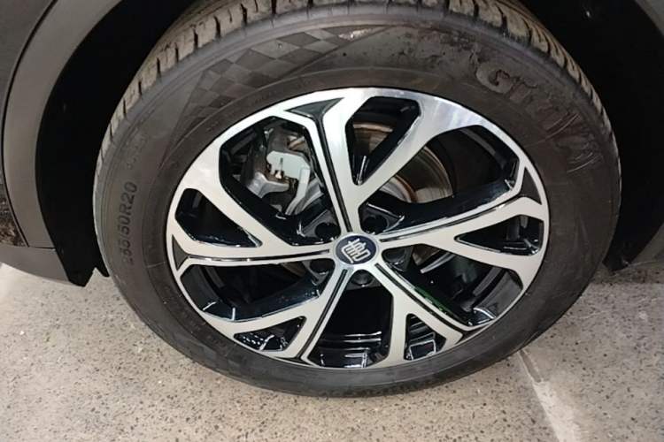Used BYD Tang New Energy 2025 Intelligent Driving Version DM-i 115KM Flagship Edition Left Front Wheel Hub