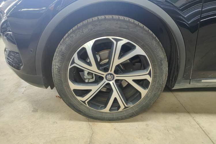 Used BYD Tang New Energy 2025 Intelligent Driving Version DM-i 115KM Flagship Edition Left Front Wheel Hub