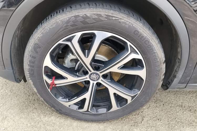 Used BYD Tang New Energy 2025 DM-i 115KM Prestige Model Left Front Wheel Hub