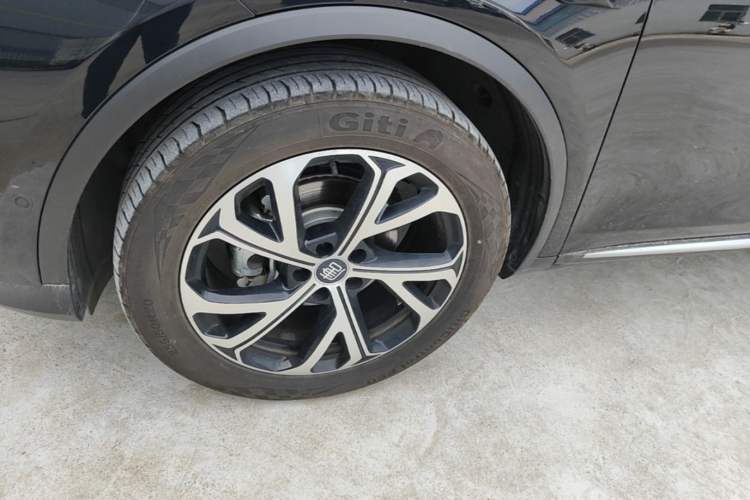 Used BYD Tang New Energy 2025 Intelligent Driving Version DM-i 115KM Flagship Edition Left Front Wheel Hub