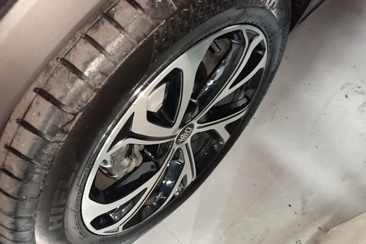 Used BYD Tang New Energy 2025 DM-i 115KM Prestige Model Left Front Wheel Hub