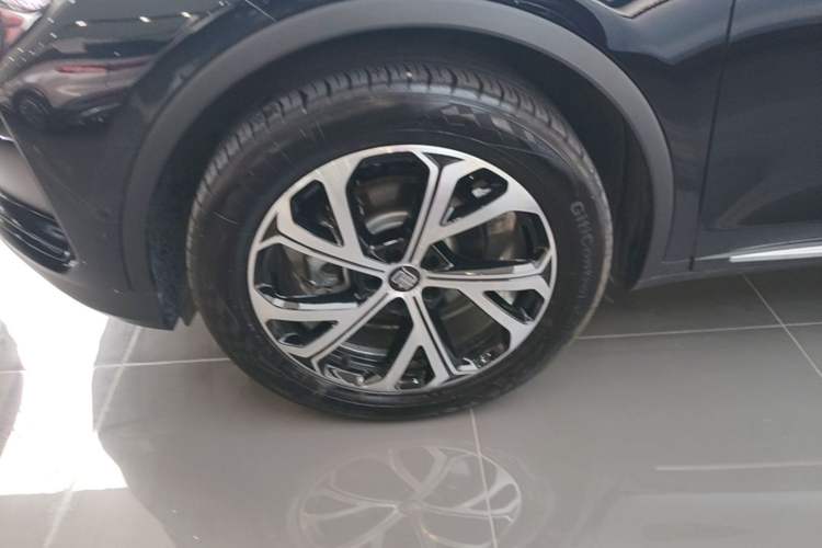 Used BYD Tang New Energy 2025 Intelligent Driving Version DM-i 115KM Flagship Edition Left Front Wheel Hub