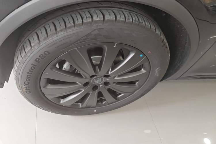 Used BYD Tang New Energy 2025 Model Smart Drive Version DM-i 175KM Deluxe Version Left Front Wheel Hub