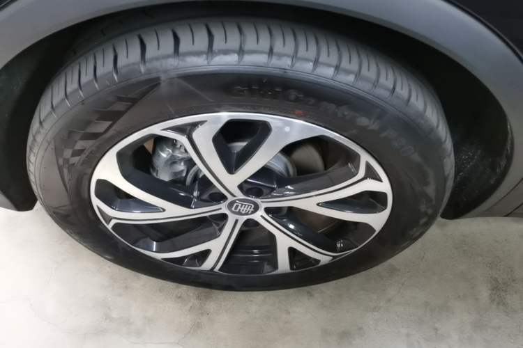 Used BYD Tang New Energy 2025 Intelligent Driving Version DM-i 115KM Flagship Edition Left Front Wheel Hub