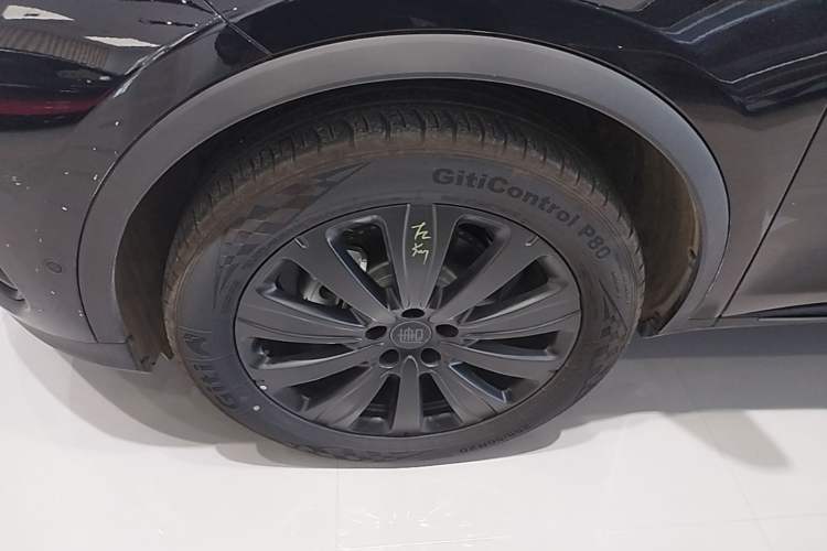 Used BYD Tang New Energy 2025 Model Smart Drive Version DM-i 175KM Prestige Version Left Front Wheel Hub