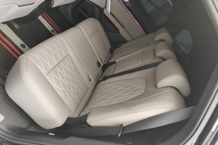 Used BYD Tang New Energy 2025 Intelligent Driving Version DM-i 115KM Flagship Edition Left Rear Seat