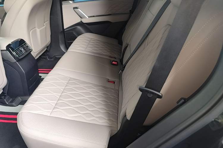 Used BYD Tang New Energy 2025 DM-i 115KM Prestige Model Left Rear Seat