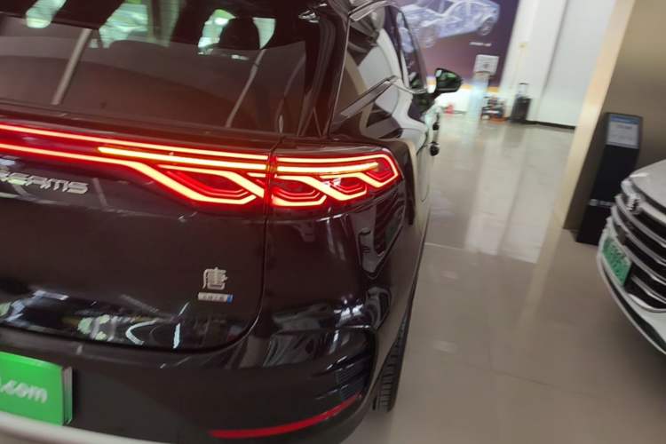 Used BYD Tang New Energy 2025 Intelligent Driving Version DM-i 115KM Flagship Edition Right Rear Taillight