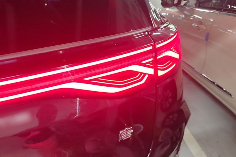 Used BYD Tang New Energy 2025 DM-i 115KM Prestige Model Right Rear Taillight