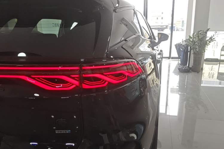 Used BYD Tang New Energy 2025 Model Smart Drive Version DM-i 175KM Deluxe Version Right Rear Taillight