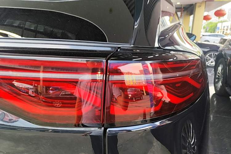 Used BYD Tang New Energy 2025 DM-i 115KM Prestige Model Right Rear Taillight