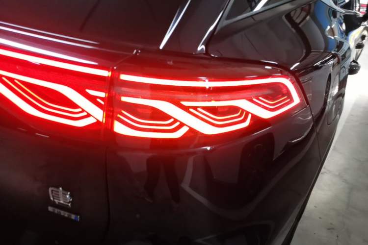 Used BYD Tang New Energy 2025 Intelligent Driving Version DM-i 115KM Flagship Edition Right Rear Taillight