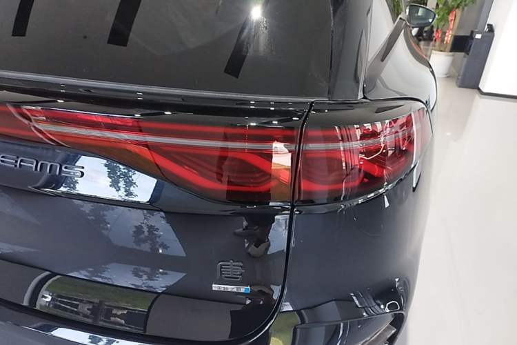Used BYD Tang New Energy 2025 Model Smart Drive Version DM-i 175KM Prestige Version Right Rear Taillight
