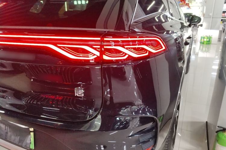 Used BYD Tang New Energy 2025 DM-i 115KM Prestige Model Right Rear Taillight