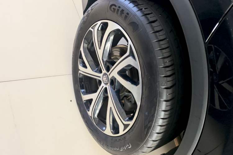 Used BYD Tang New Energy 2025 Intelligent Driving Version DM-i 115KM Flagship Edition Right Rear Wheel Hub