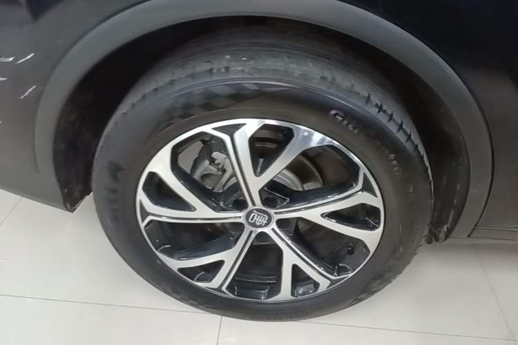 Used BYD Tang New Energy 2025 DM-i 115KM Prestige Model Right Rear Wheel Hub