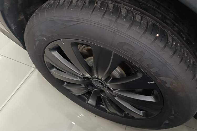 Used BYD Tang New Energy 2025 Model Smart Drive Version DM-i 175KM LiDAR Flagship Version Right Rear Wheel Hub