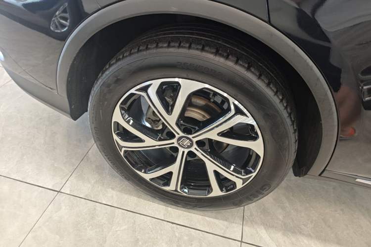 Used BYD Tang New Energy 2025 DM-i 115KM Prestige Model Right Rear Wheel Hub