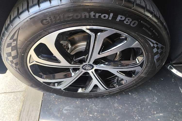 Used BYD Tang New Energy 2025 DM-i 115KM Prestige Model Right Rear Wheel Hub