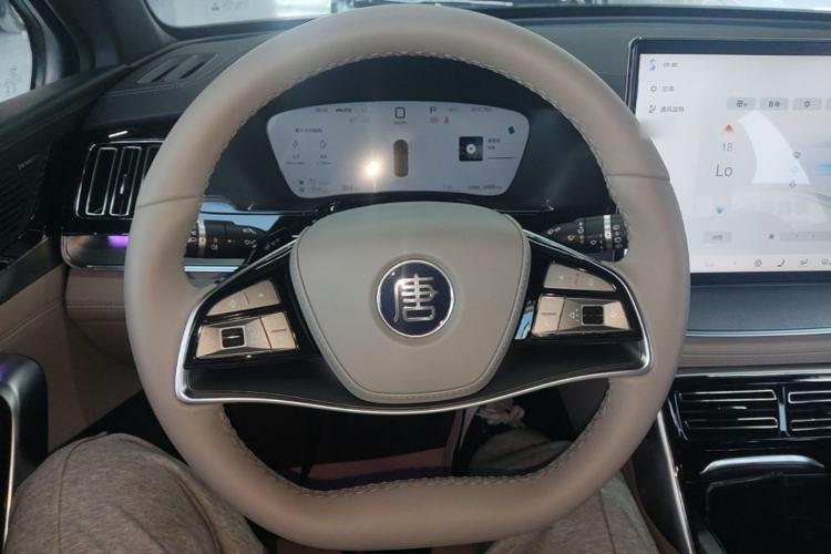Used BYD Tang New Energy 2025 Intelligent Driving Version DM-i 115KM Prestige Edition Steering Wheel