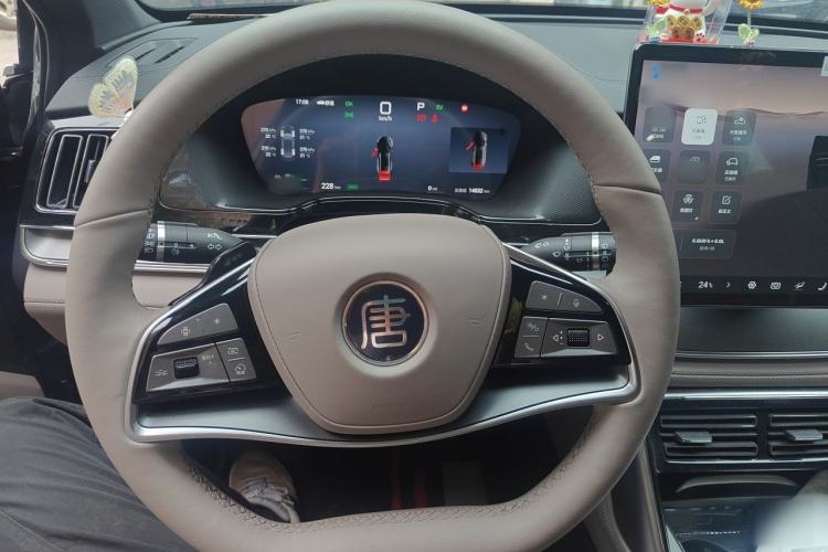 Used BYD Tang New Energy 2025 Intelligent Driving Version DM-i 115KM Prestige Edition Steering Wheel