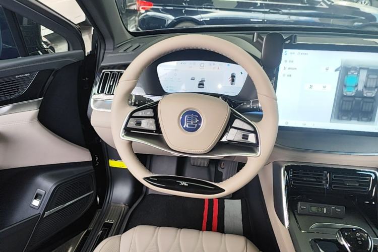 Used BYD Tang New Energy 2025 DM-i 115KM Prestige Model Steering Wheel