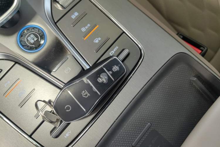 Used BYD Tang New Energy 2025 Intelligent Driving Version DM-i 115KM Flagship Edition Vehicle Key