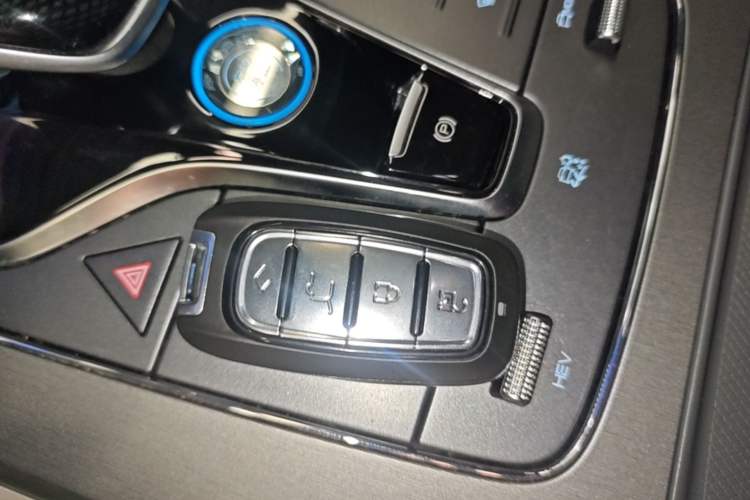 Used BYD Tang New Energy 2025 DM-i 115KM Prestige Model Vehicle Key