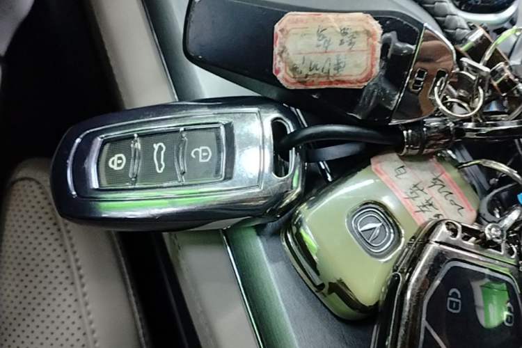 Used BYD Tang New Energy 2025 Intelligent Driving Version DM-i 115KM Flagship Edition Vehicle Key