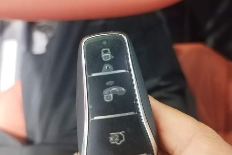 Used BYD Tang New Energy 2025 Model Smart Drive Version DM-i 175KM Prestige Version Vehicle Key